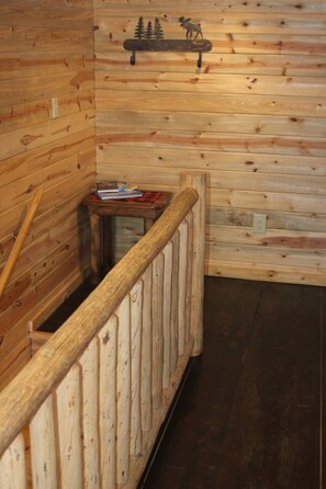 Interior - Grizzly Cabin *Yellowstone/Forest *Private Hot Tub (Dubois)