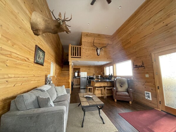 TV - Grizzly Cabin *Yellowstone/Forest *Private Hot Tub (Dubois)