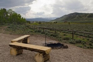 Property grounds - Grizzly Cabin *Yellowstone/Forest *Private Hot Tub (Dubois)