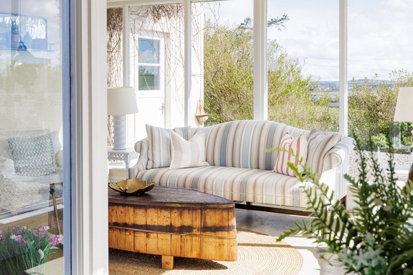 TV connectée, cheminée, jeux vidéo