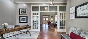 Starkvegas Clubhouse ~ 2 Mi to MSU Campus!