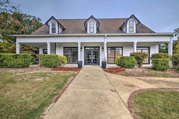 Starkville Vacation Rental Home | 6BR | 2BA | 2 Stories | 3,575 Sq Ft