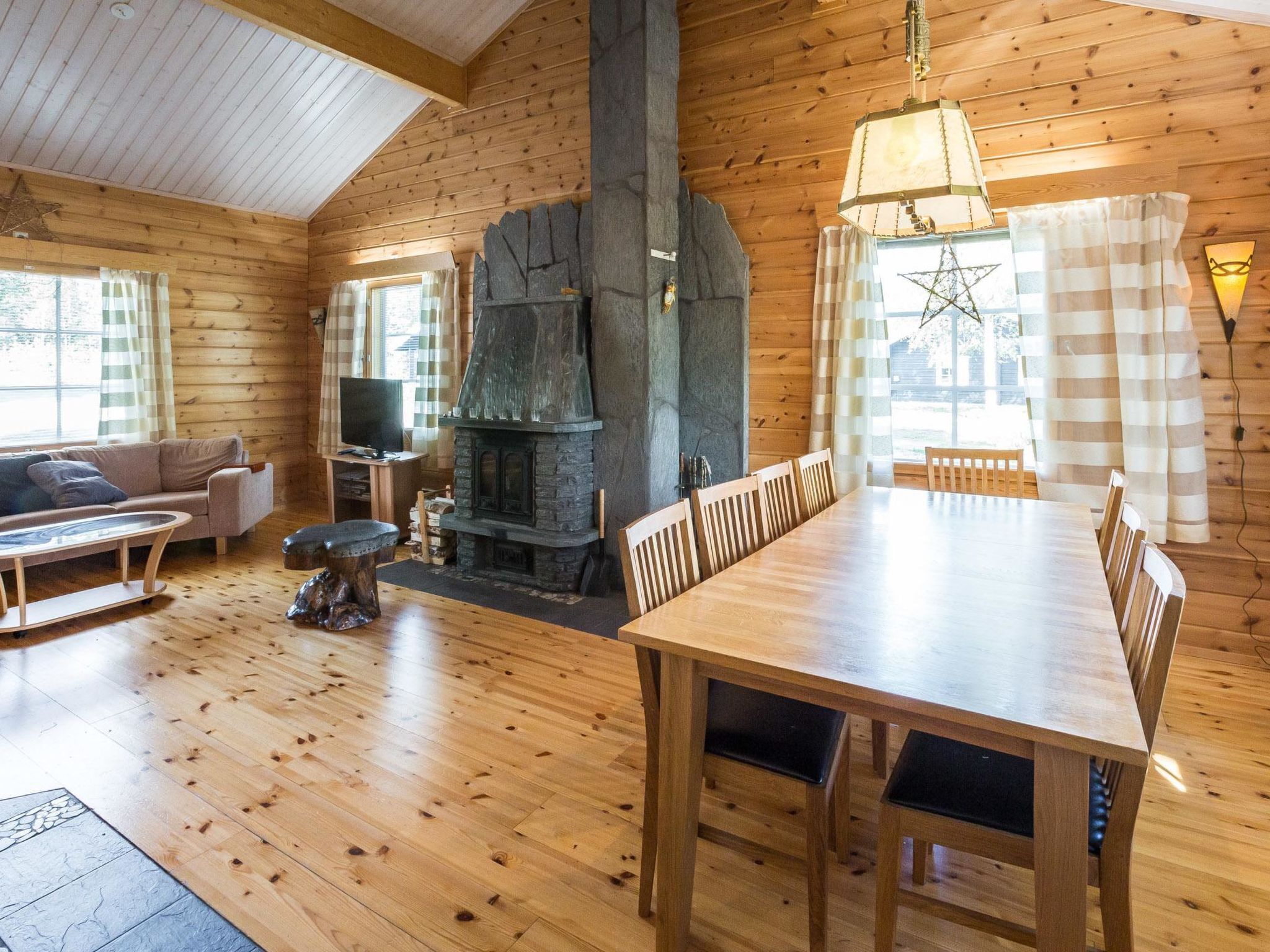 المنشأة من الداخل