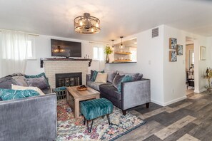 Smart TV, books, stereo