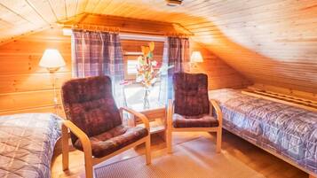 3 makuuhuonetta, silitysrauta/-lauta, internet