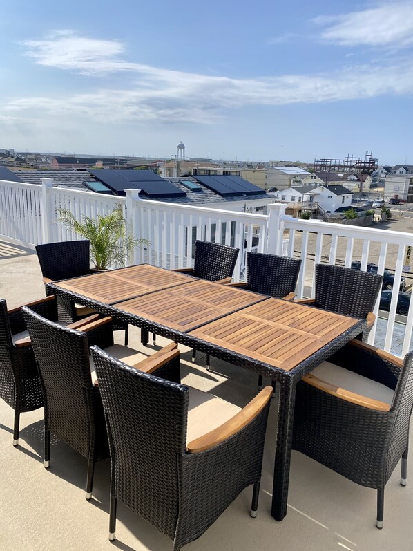Outdoor dining - Penthouse Ocean View - Stroll to fun at Seaside Heights Boardwalk & Beach (Seaside Heights)