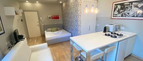 Iron/ironing board, WiFi