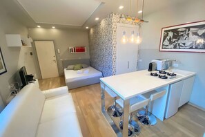 Iron/ironing board, WiFi