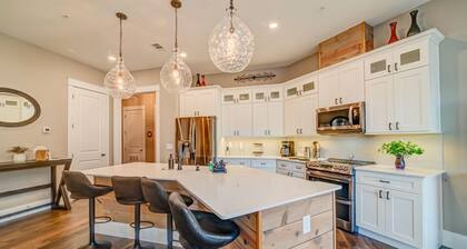 Postcard Perfect Downtown - Small town charm | Downtown Condo | Walk to shops