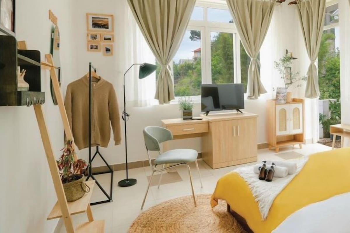 Minibar, in-room safe, desk, blackout drapes