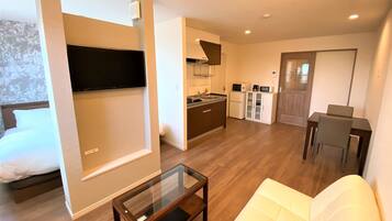 2 bedrooms, in-room safe, desk, free WiFi