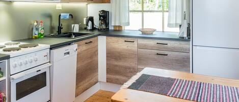 Réfrigérateur, micro-ondes, lave-vaisselle