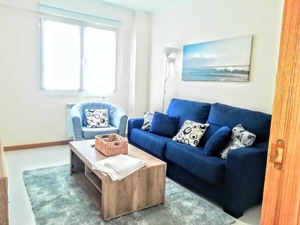 TV - Remarkable 3-Bed Apartment in Oviedo (Oviedo)