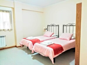 3 bedrooms, WiFi, bed sheets