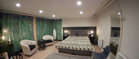 1 bedroom, desk, iron/ironing board, WiFi