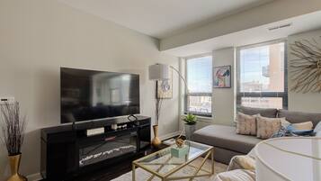 Smart TV, fireplace, stereo