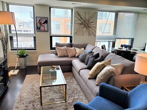 Smart TV, fireplace, stereo