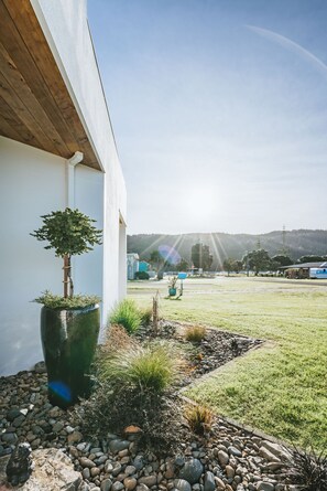 Property grounds - BEACH HOUSE_Whangamatā (BEACH HOUSE) - 100m from Harbour (Whangamata)