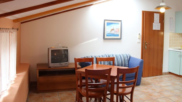 Unclassified image, 1 of 15, button - Simplistic Apartment in Piran With Terrace (Piran)