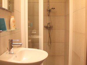 Shower, towels