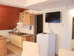 Dining - Lovely Apartment in Bohinjska Bistrica near Forest (Bohinj)