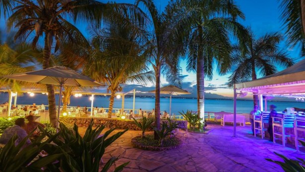 Private beach, free beach cabanas, sun-loungers, beach umbrellas - Coral Beach Hotel Dar Es Salaam (Dar es Salaam)