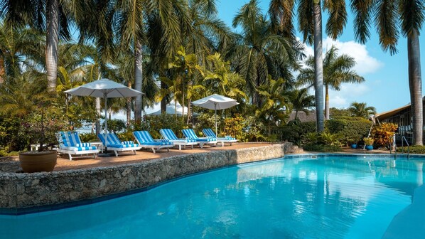 Outdoor pool, pool umbrellas