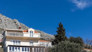 Appartamento (Two Bedroom Apartment with Balcony) | Esterni