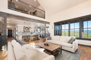 TV, fireplace, stereo