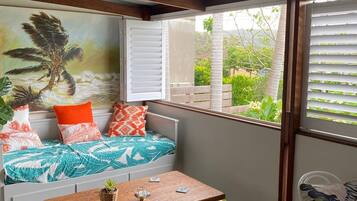 TV, fireplace, books, stereo