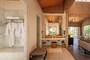Shower, rainfall showerhead, free toiletries, bathrobes - Brij Pola, Jawai - Luxury Jungle Camp with Private Pools (Bali)