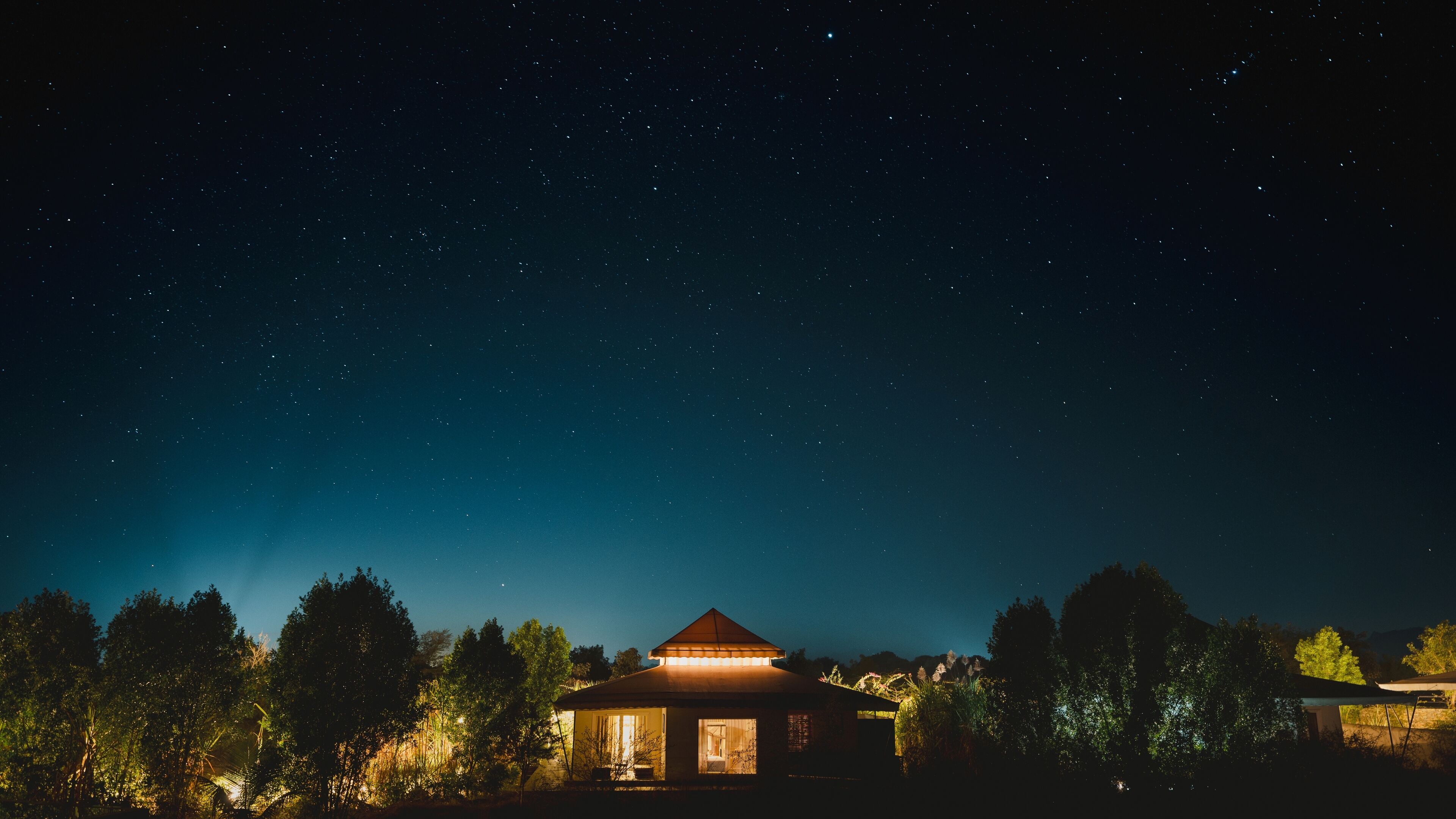 Minibaari, tallelokero huoneessa, silitysrauta/-lauta, ilmainen Wi-Fi