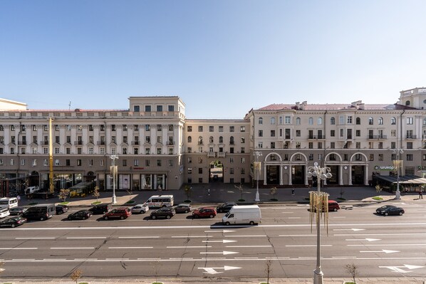 Vista frontal de la propiedad