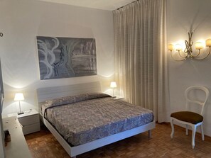 3 bedrooms, iron/ironing board