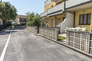 Exterior - M270 - Marcelli, three-room apartment with porch 100 meters from the sea (Numana)