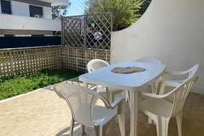 Outdoor dining - M270 - Marcelli, three-room apartment with porch 100 meters from the sea (Numana)