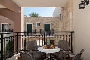 客房内保险箱、熨斗/熨衣板、免费 WiFi、床单