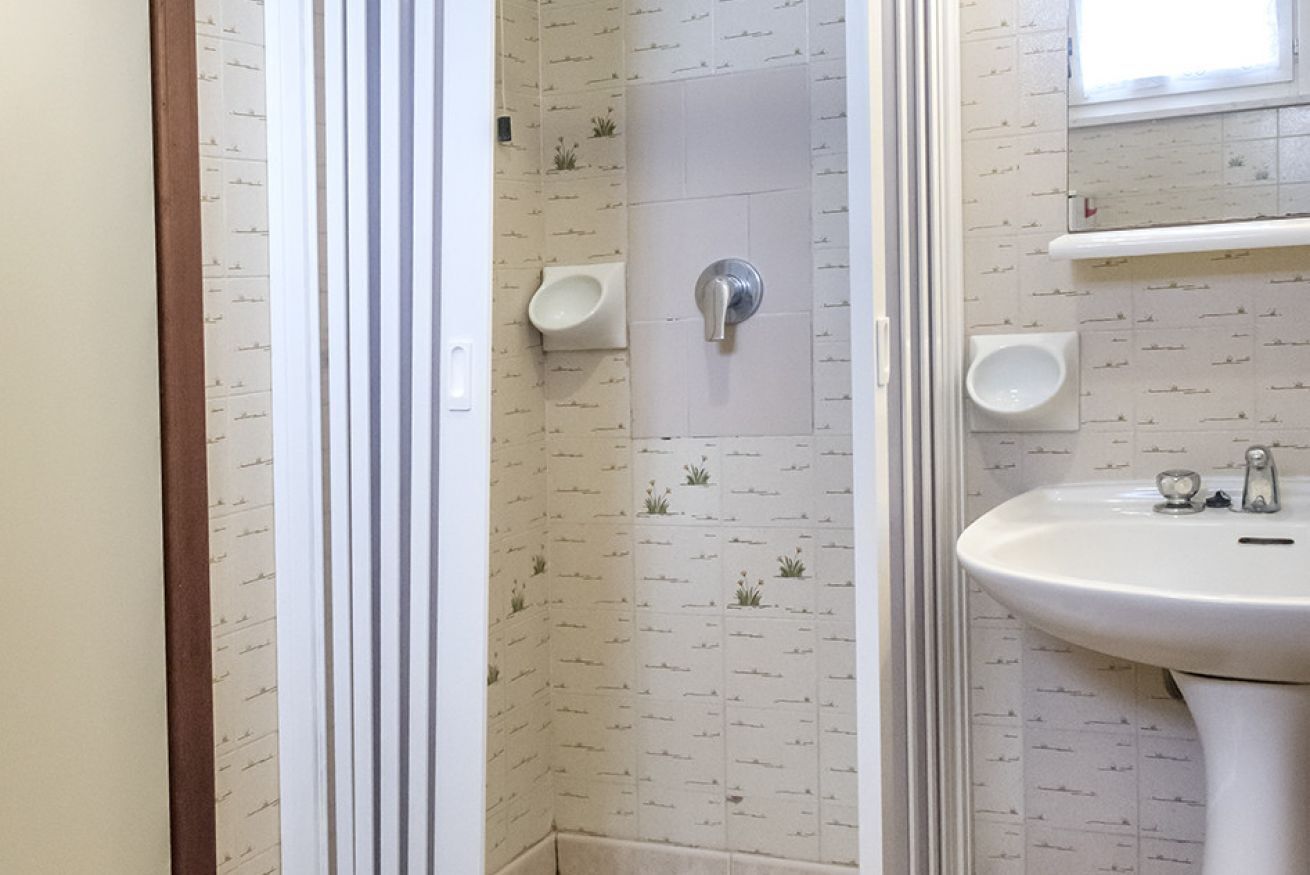 Dusche, Bidet, Handtücher