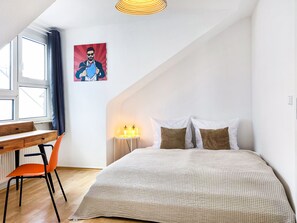 3 bedrooms, iron/ironing board, travel crib, WiFi