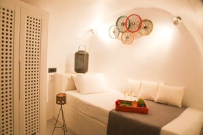 Villa | 3 bedrooms, minibar, in-room safe, individually decorated