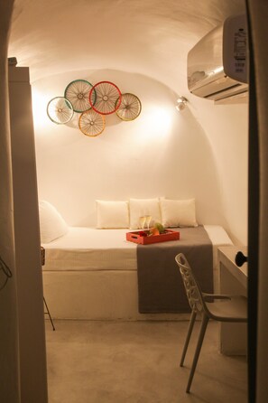 Villa | 3 bedrooms, minibar, in-room safe, individually decorated