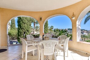 Outdoor dining - VILLA MARIA - Villa with sea views and private pool (Calpe)