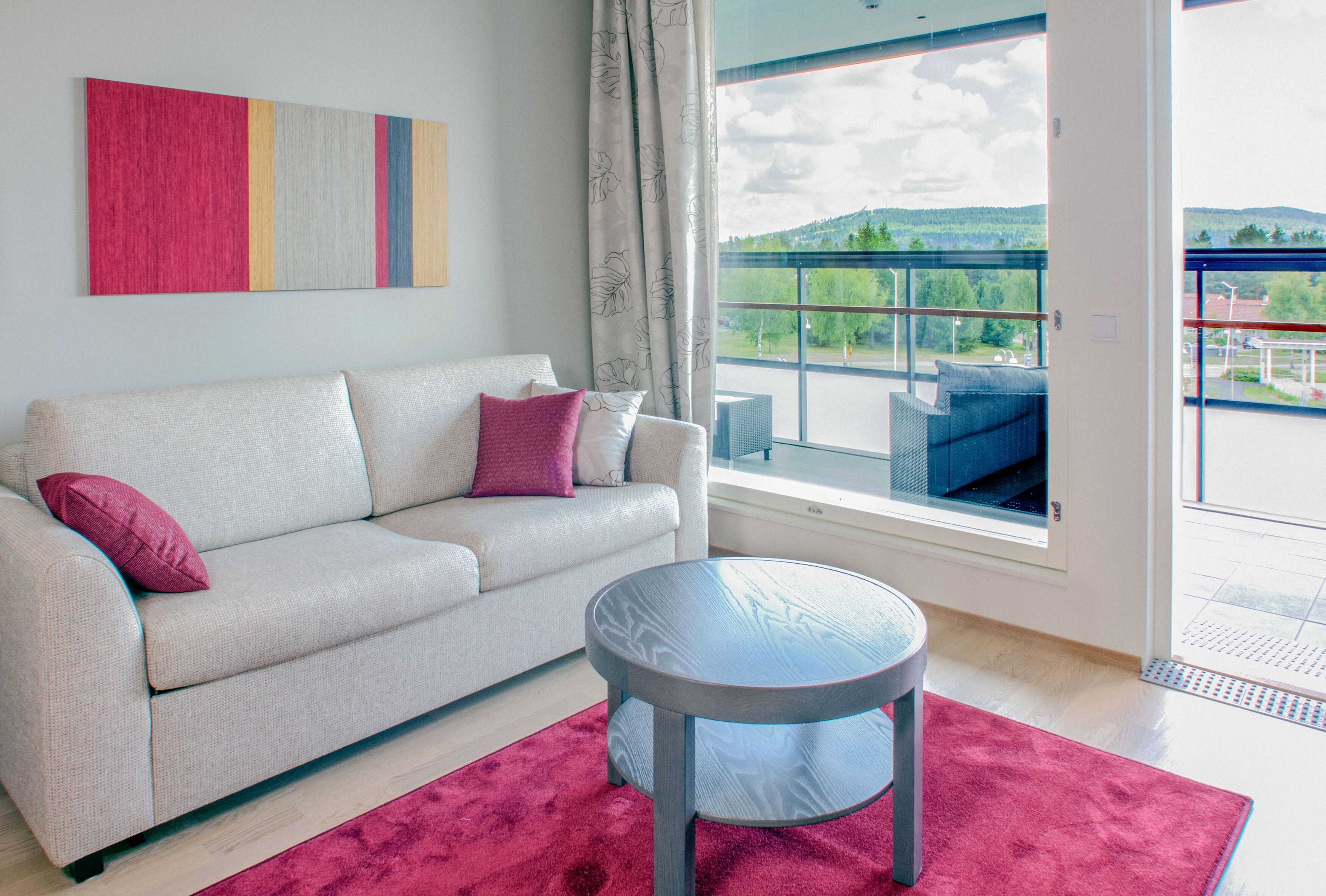 아파트, 침실 1개, 사우나, 별관 | 거실 공간 | 케이블 채널 시청이 가능한 32인치 평면 TV, TV