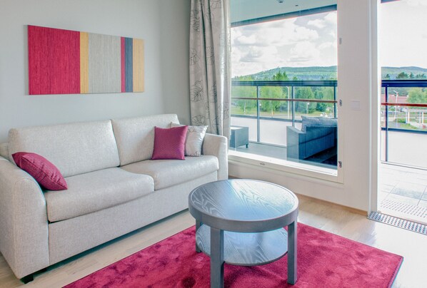 Huoneisto, 1 makuuhuone, sauna, lisärakennuksessa | Oleskelualue | 32–tuumainen taulutelevisio, jossa kaapelikanavat