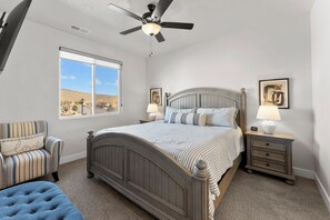 4 bedrooms, desk, iron/ironing board, travel cot