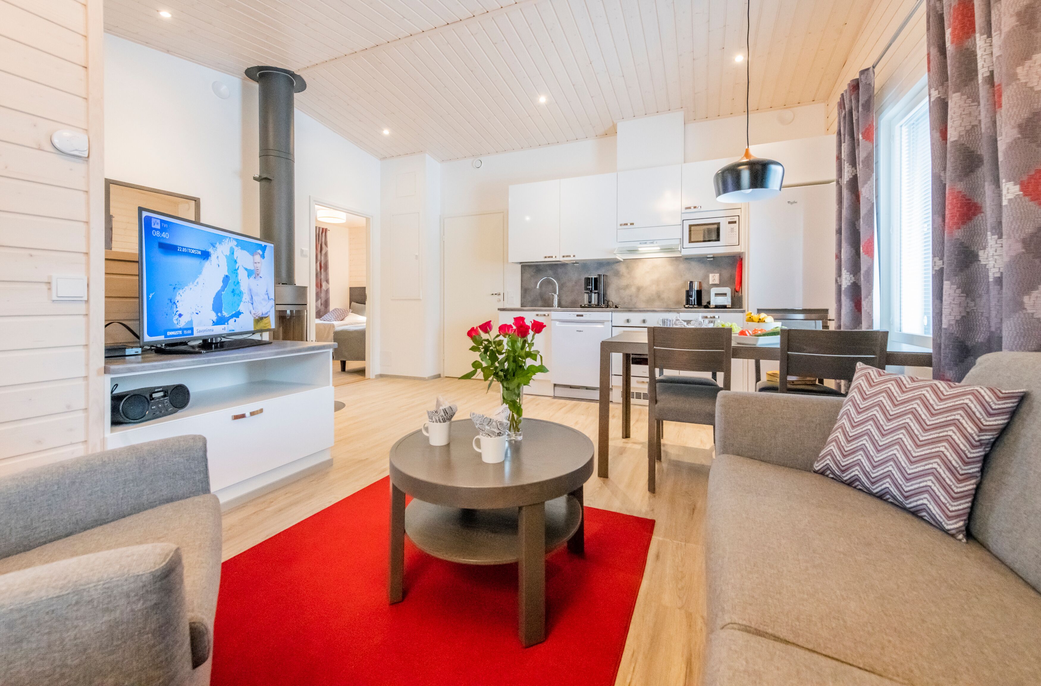 Cottage, 2 Bedrooms, Annex Building | Ruang tamu | 42 inci sebuah televisyen pintar dengan digital, TV, pemain DVD