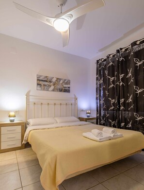 2 bedrooms, iron/ironing board, free WiFi, bed sheets