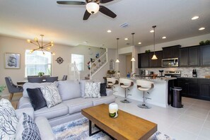 Smart TV - House with contemporary pool, 5 min from Disney  (Four Corners)