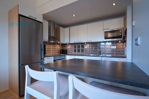 Apartamento, 4 habitaciones (128m2) | Cocina privada | Frigorífico, microondas, horno y lavavajillas