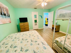 2 bedrooms, iron/ironing board, WiFi, bed sheets